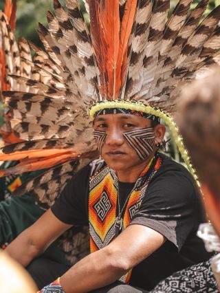 Huni Kuin – lidé pralesa 🐍 Huni Kuin je kmen původních obyvatel žijících v brazilské a peruánské Amazonii. Jejich jméno v...